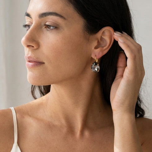 LIV GREY EARRINGS |עגילים בציפוי זהב וקריסטלים